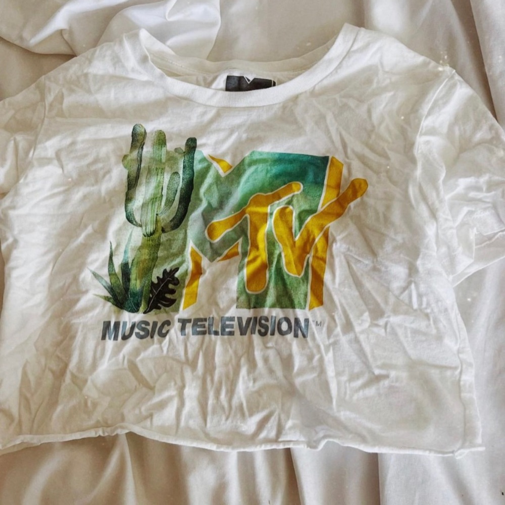 MTV Cropped short sleeve tshirts